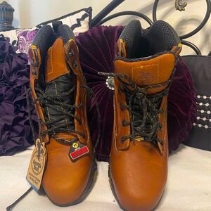 Mens Boot. Size 11W. NWT/Box